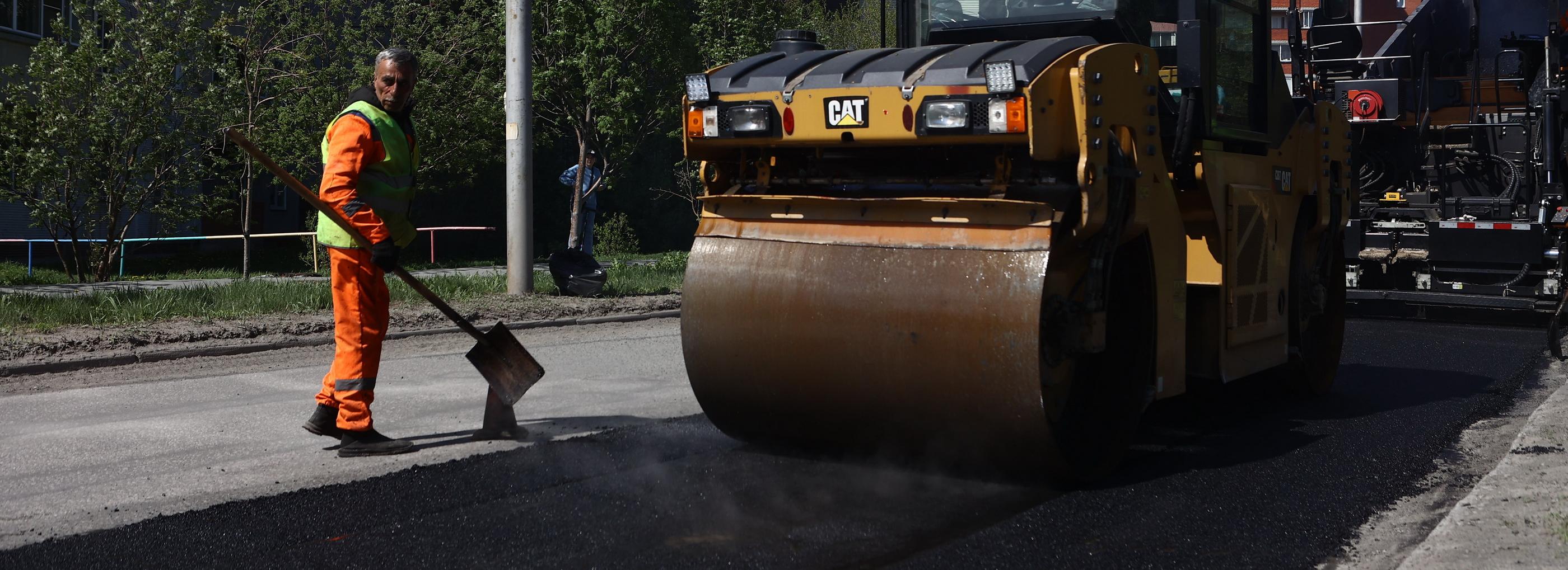 Ямочный ремонт улицы Взлётной у планетария закончат к началу лета