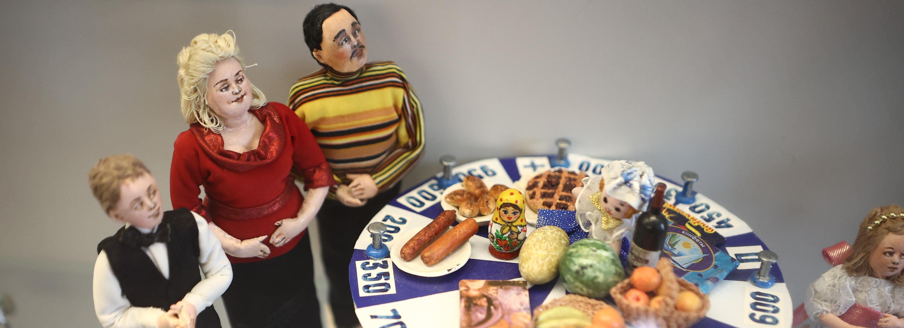 Коллекцию крошечных старичков представили в Музее на набережной