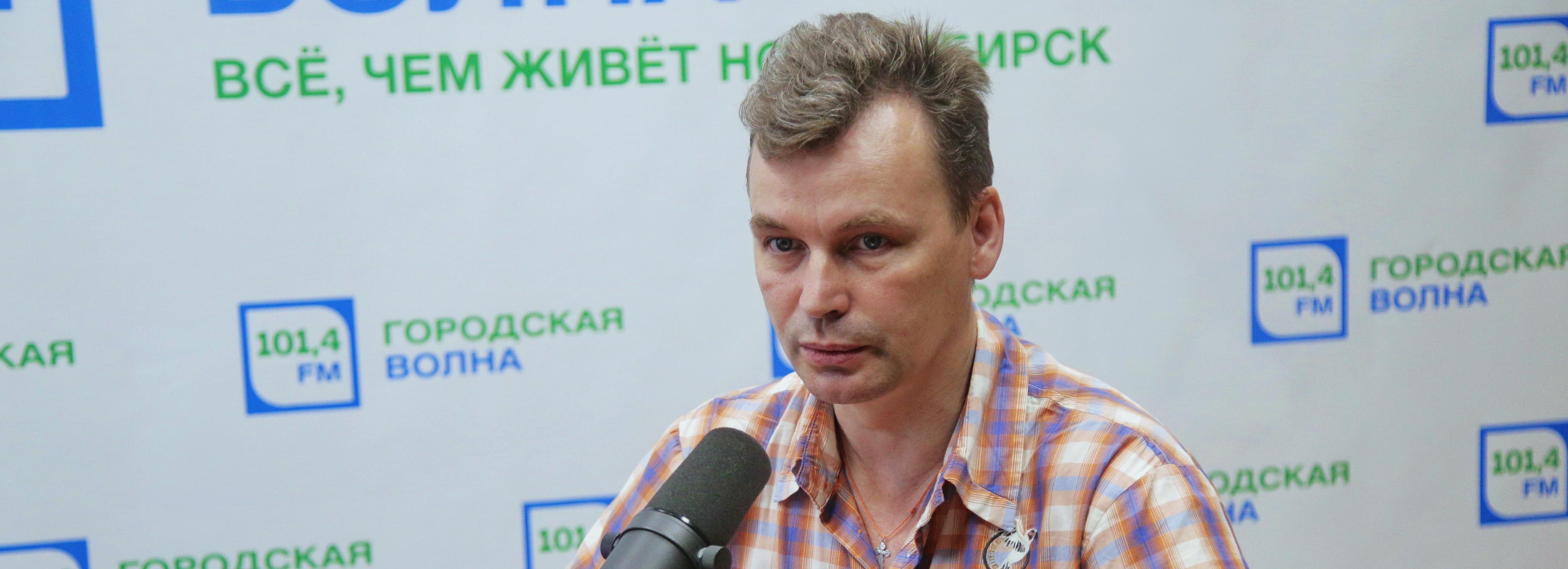 Новосибирский Левша изготовит микроминиатюру к юбилею Победы