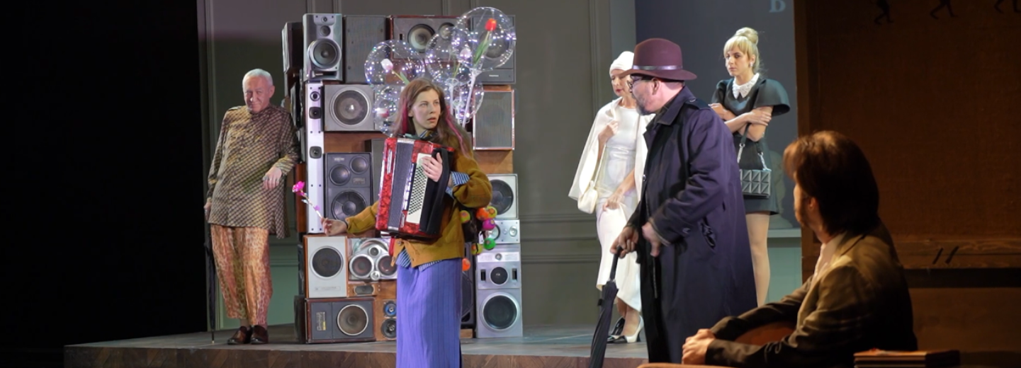 Свою версию «Пигмалиона» с некрасивой клоунессой создал «Красный факел»