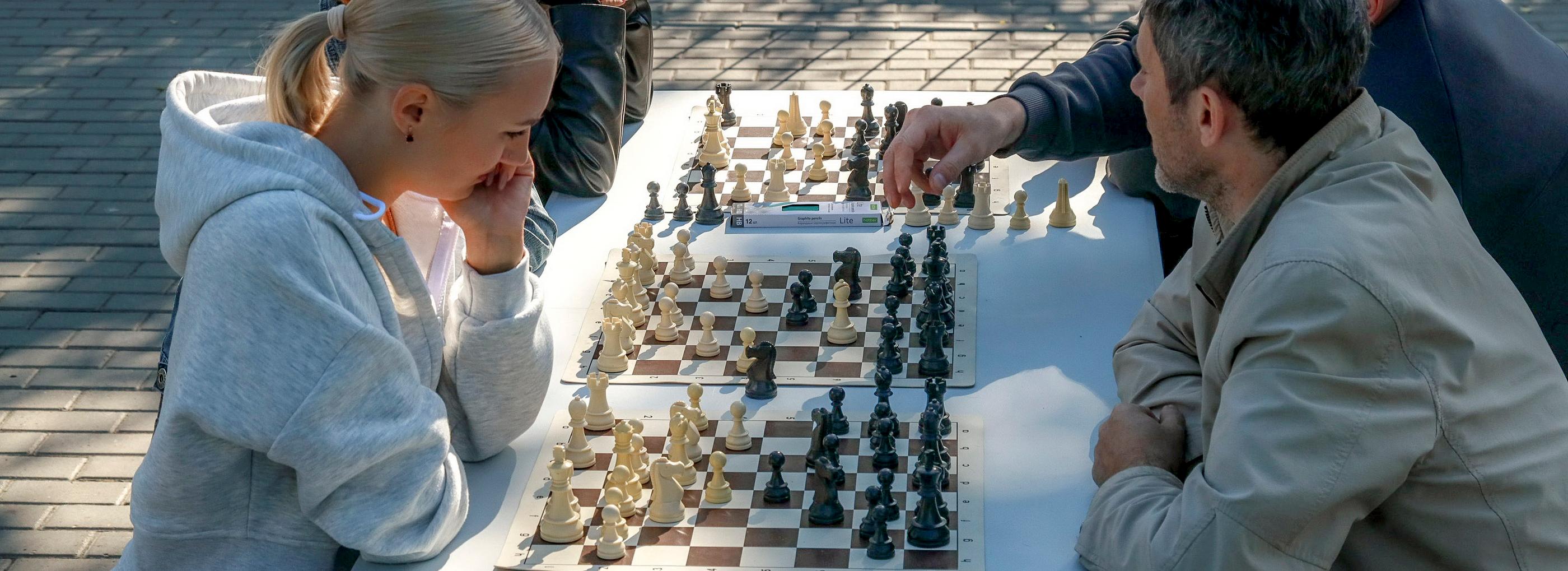 Столики с шахматами установят на аллее в честь 110-летия Новосибирска