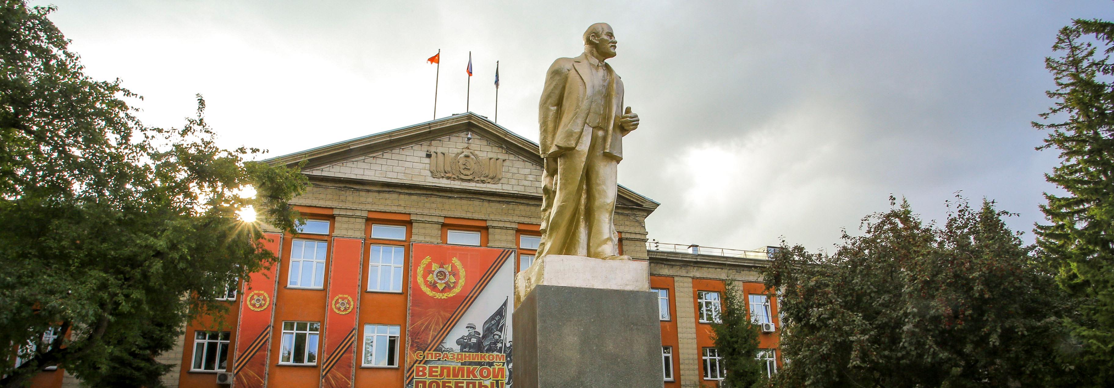 Новый памятник Ленину открыли на левом берегу