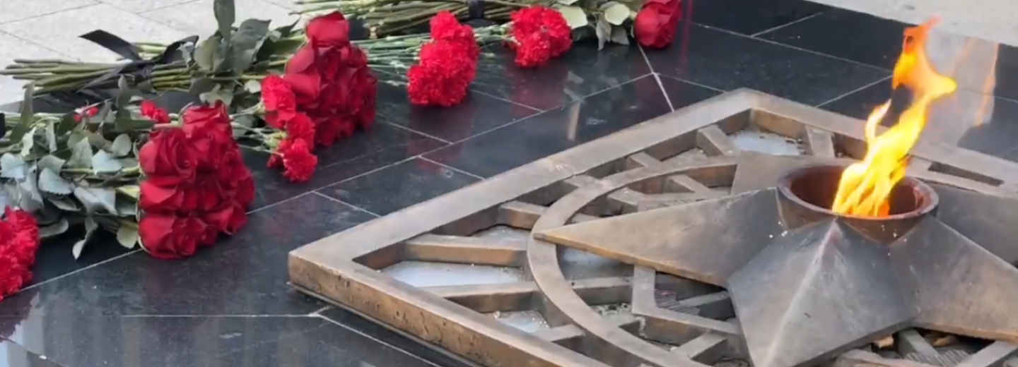 Патриотический клип на песню новосибирского бизнесмена показали на ПМЭФ