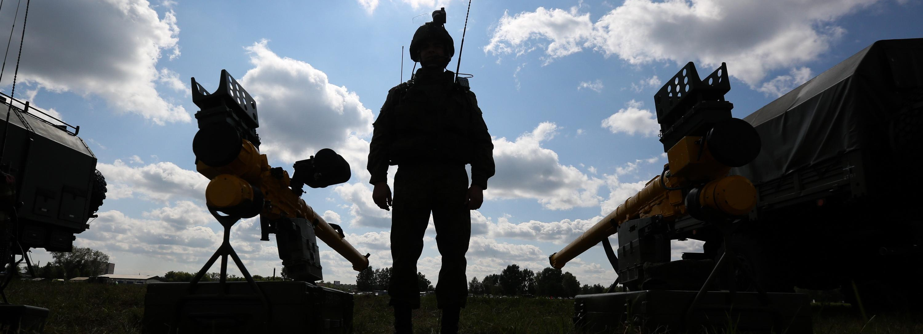 Семерых новосибирцев вернули домой из украинского плена