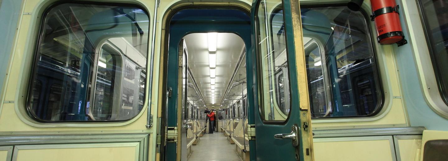 Бесстрашный экскурсовод из Новосибирска проникла в тоннель метро ночью