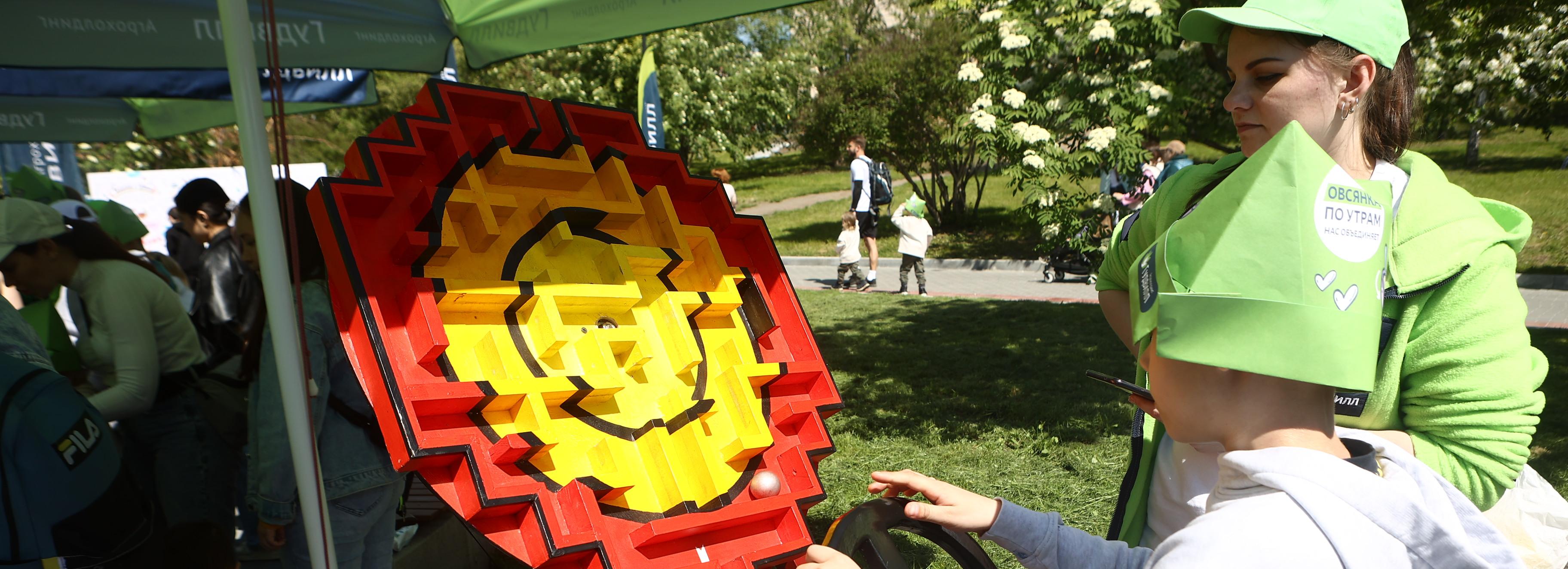 «Лежачий кинотеатр» и семейный парк: куда сходить с ребёнком летом