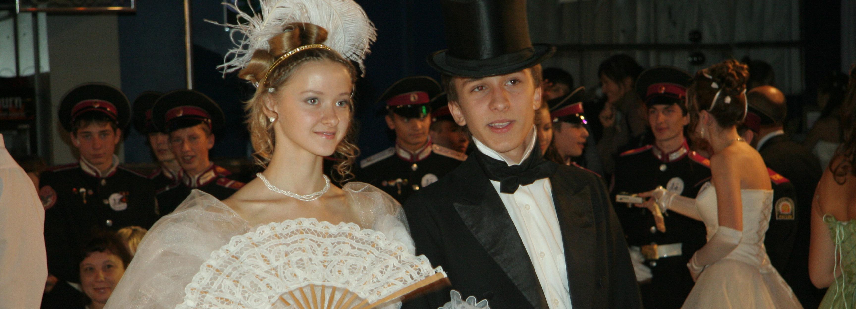 Афиша выходных: бал цветов, чай из прошлого и тюленьи бега