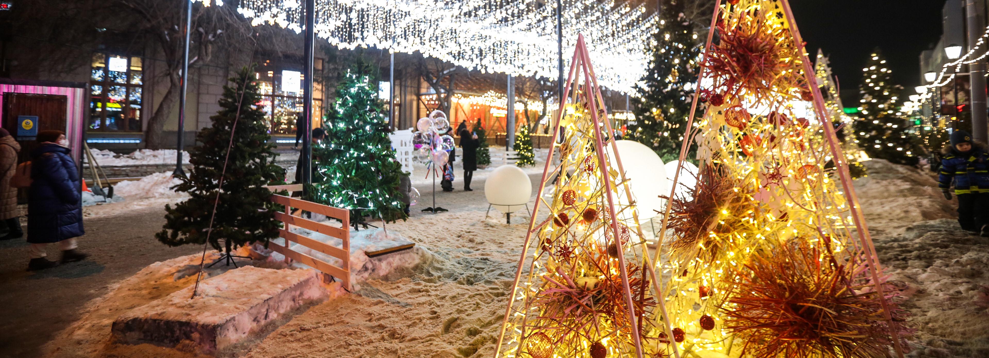 Нелегальных продавцов светящихся шаров ловят на пешеходной улице Ленина