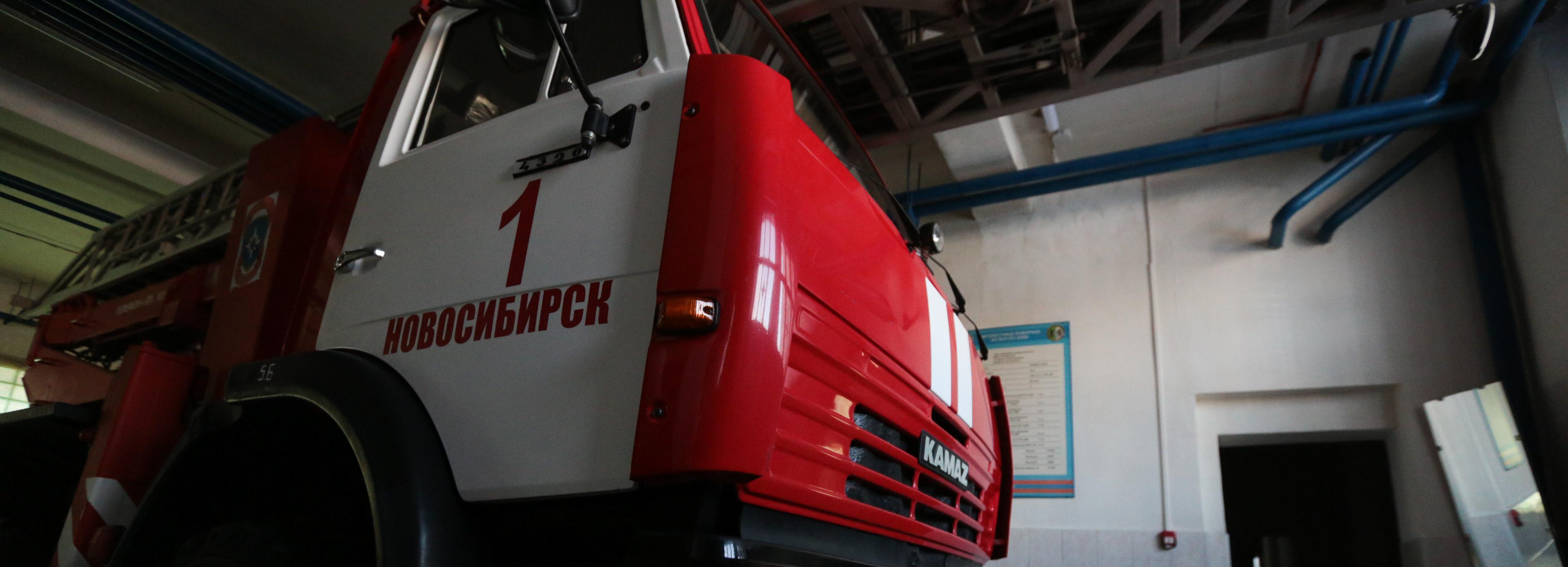 Гастарбайтер из-за низкой зарплаты поджёг гараж с 10 авто в Новосибирске