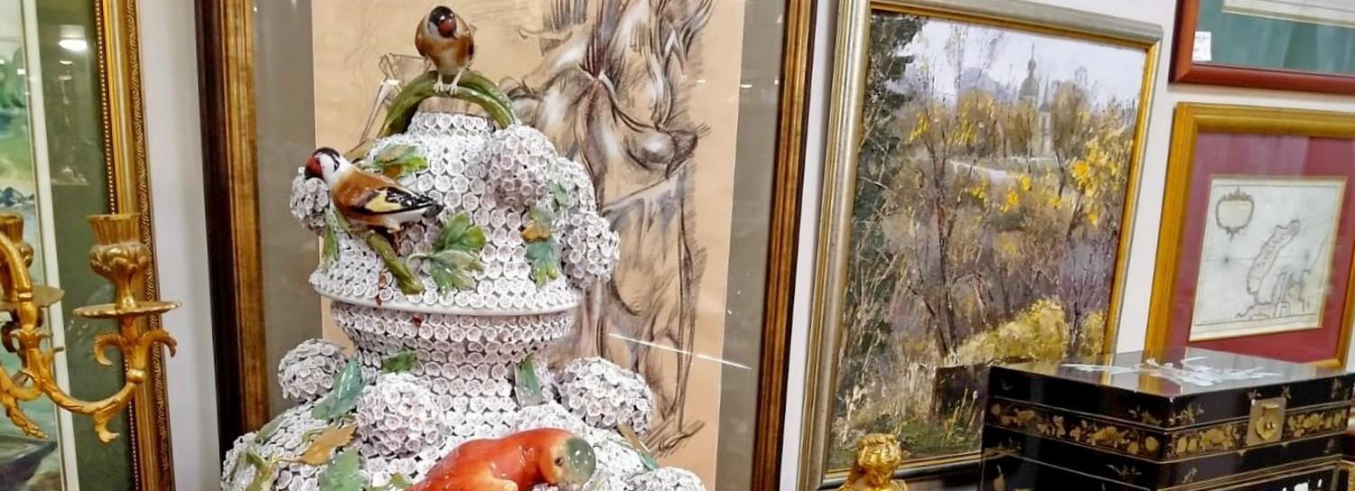 Никто не знает, как ваза 18-го века оказалась в Новосибирске — антиквар