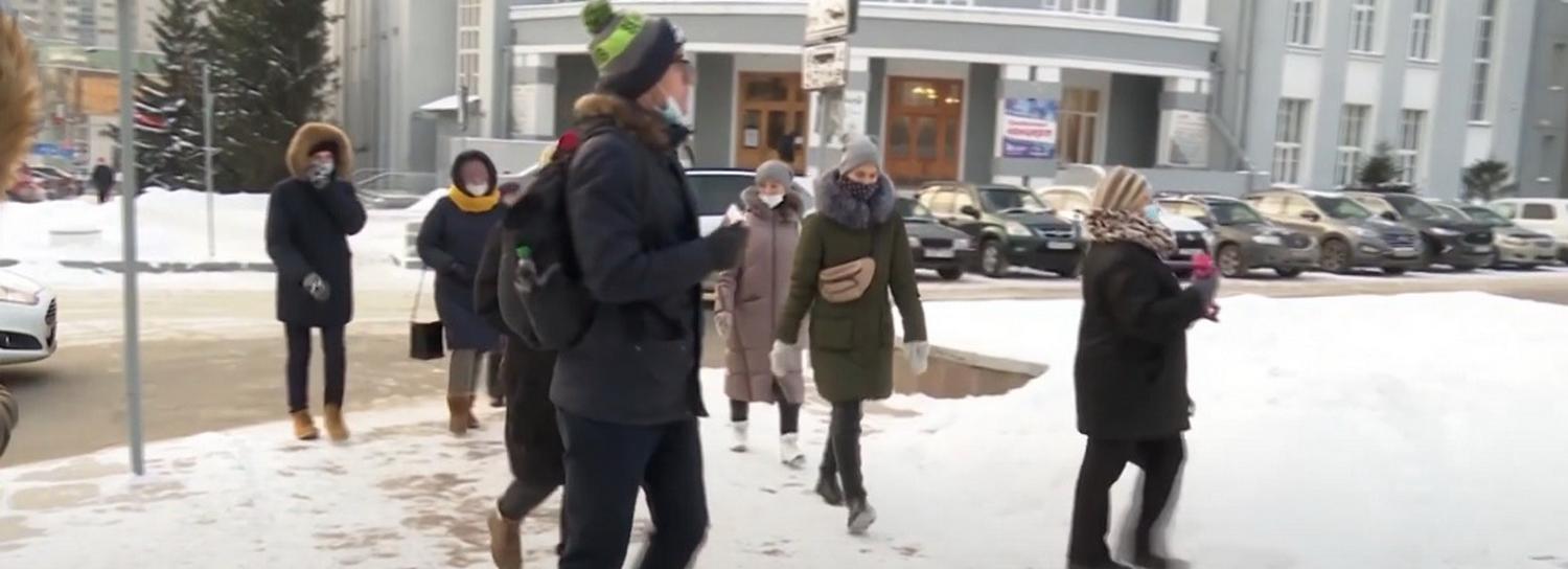 Серебряные гиды впервые провели экскурсию для глухих в Новосибирске