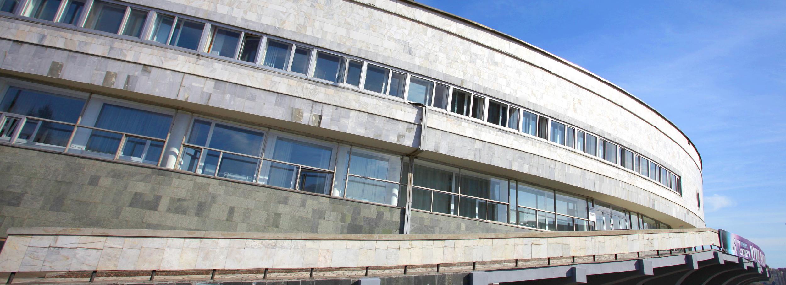 Никита Михалков везёт в Новосибирск спектакль «12» с билетами по 12 тысяч