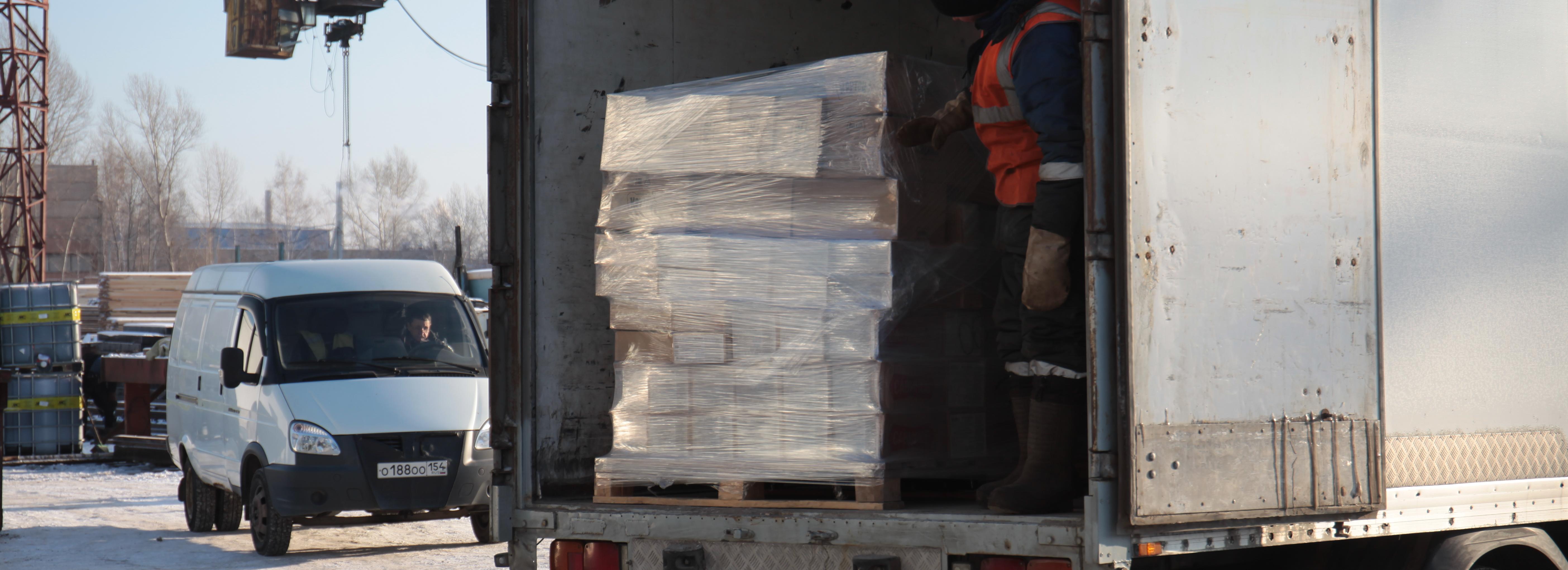 Четыре тонны бытовой химии передала военным новосибирская таможня