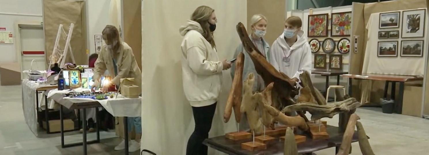 Джунгли и световые панно: интерьерную моду 2021 показали в Экспоцентре