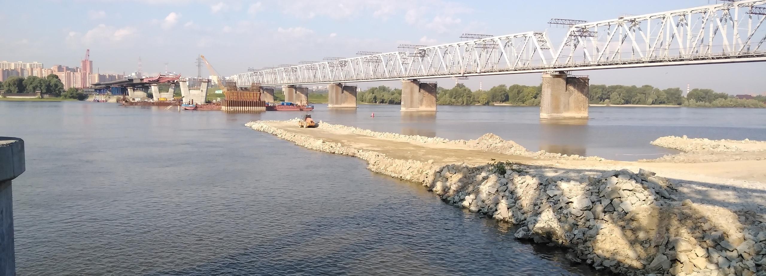 100-метровую дамбу сделали на Оби для строительства четвёртого моста