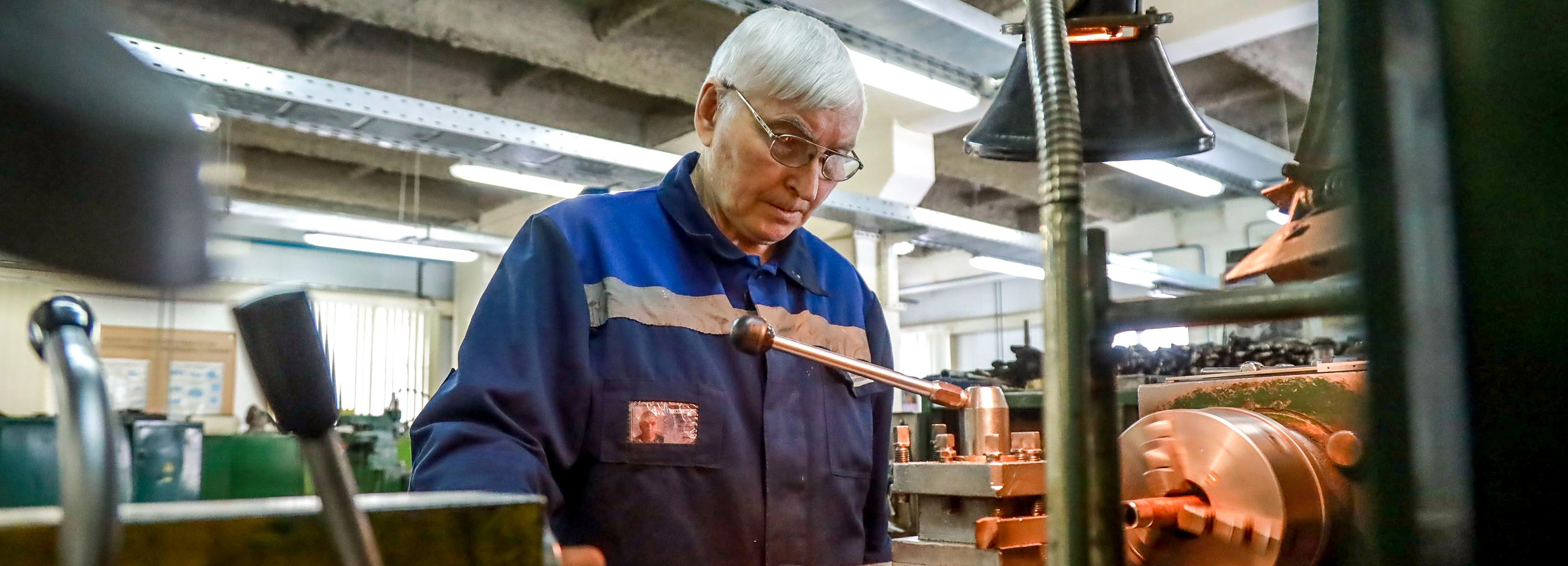 Токарь метро Вячеслав Антонович: «Делаем детали, которые нельзя купить»