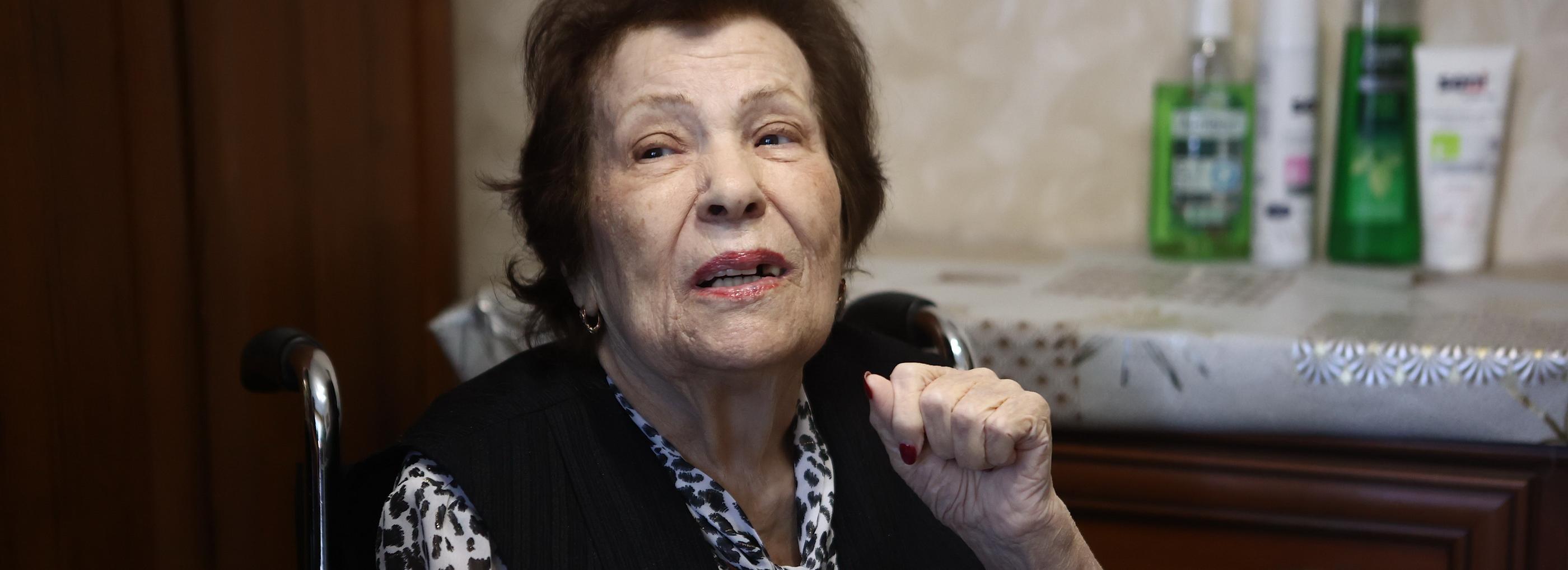 Новосибирскую пенсионерку после комы обеспечили сиделками