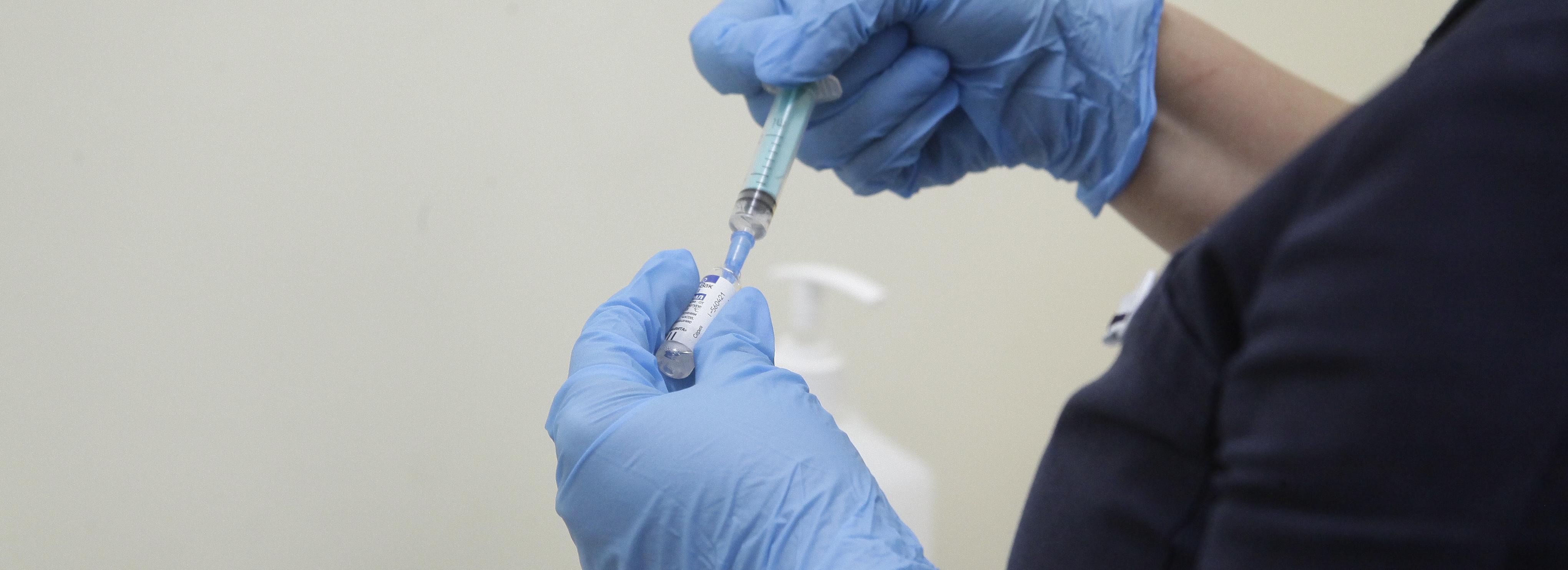 Почти 600 тысяч доз вакцины от гриппа привезли в Новосибирск