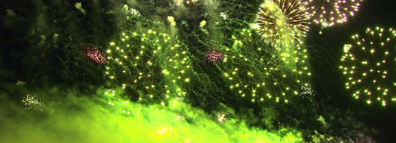 Новосибирцы запустили над Москвой грандиозный фейерверк в честь Победы