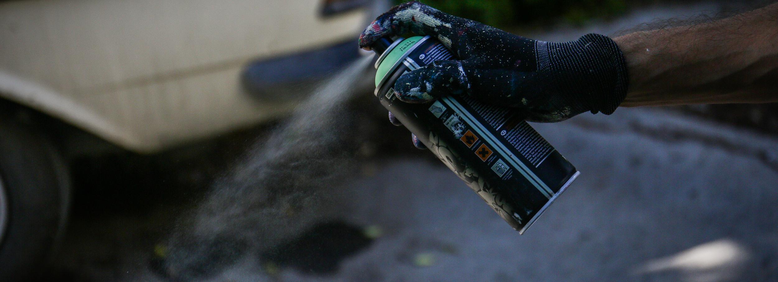 Новосибирцев предупредили о наказании за рекламу наркотиков на зданиях