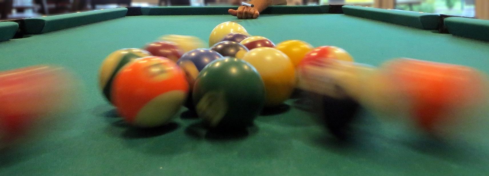 Работа в Новосибирске: продавец джелато и поющий бильярдист