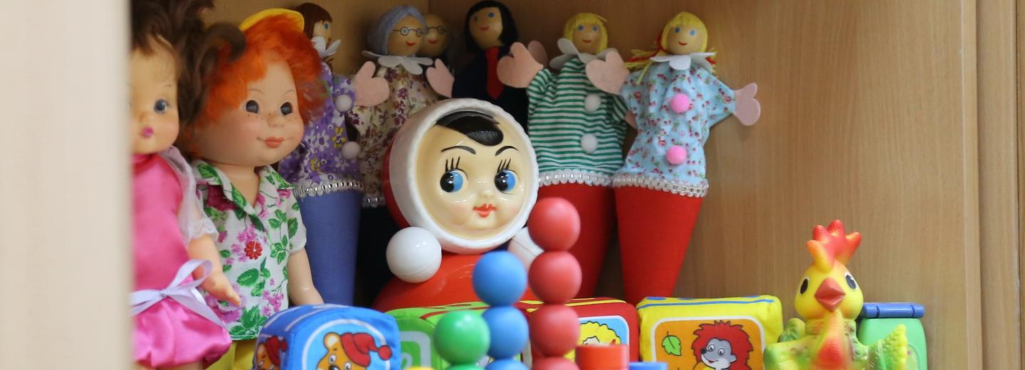 Семьи нашли для 94% сирот из Новосибирской области