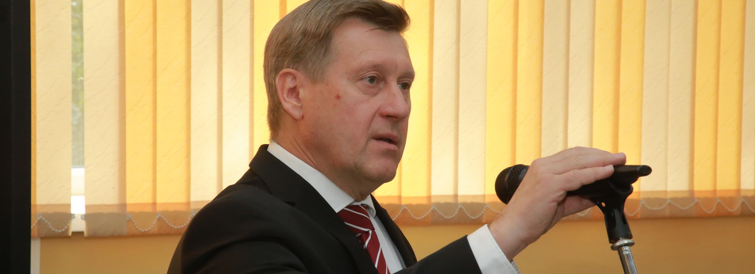 Мэр Локоть поздравляет новосибирцев с Днём библиотек