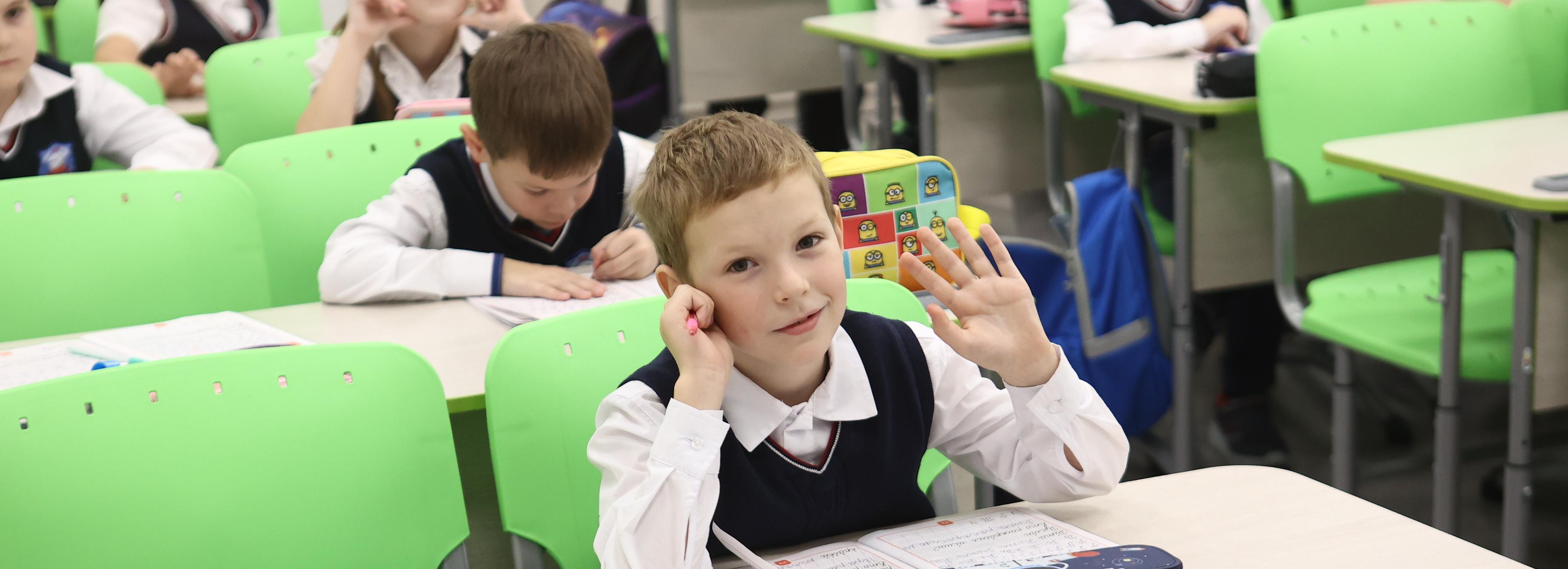 Мэр Кудрявцев: 444 молодых специалиста устроились в сферу образования