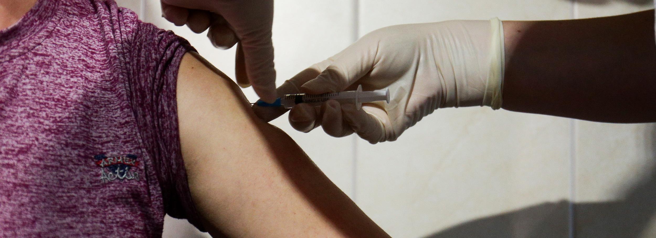 Совместить прививки от гриппа и ковида предлагают новосибирцам