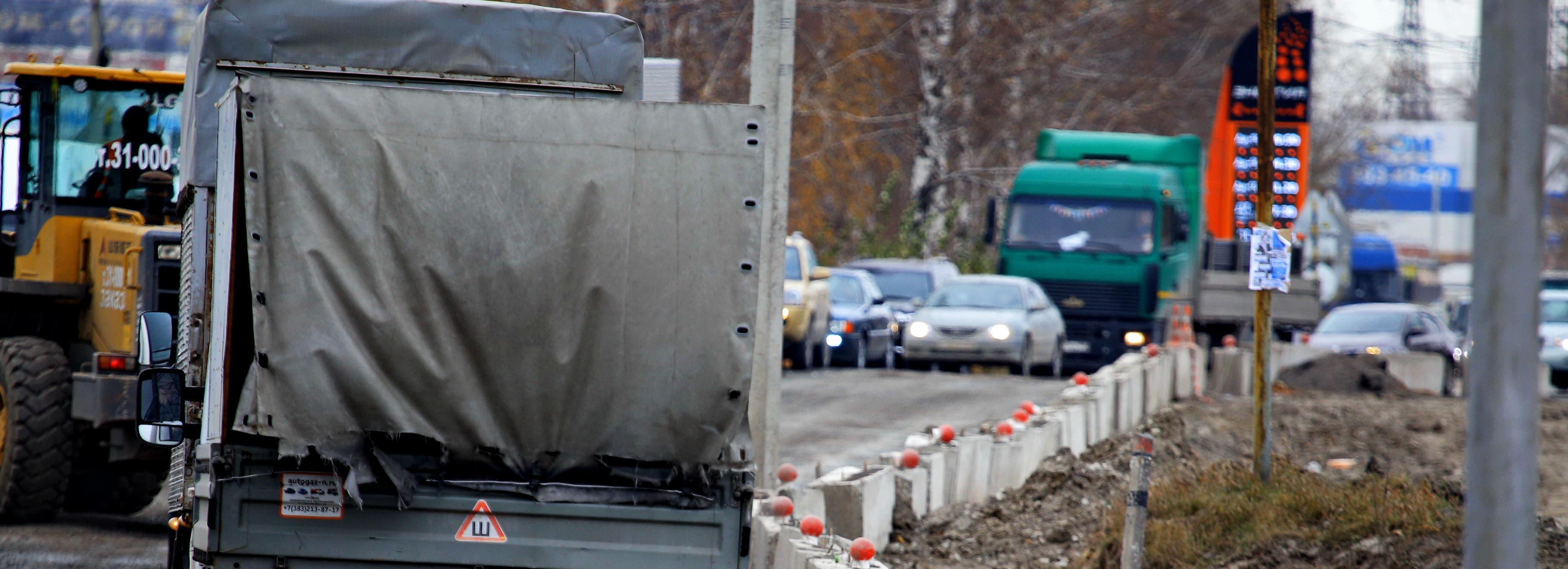 Губернатора возмутили зерновозы на Большевистской в вечерний час пик
