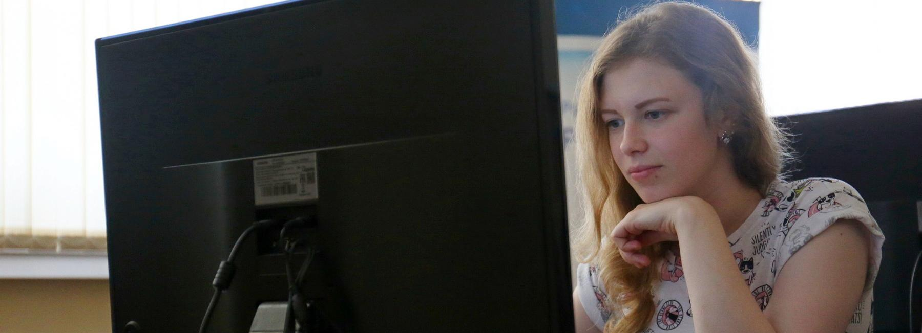 Новшества 1 апреля: рост пенсий, цены на сигареты и права с 16 лет