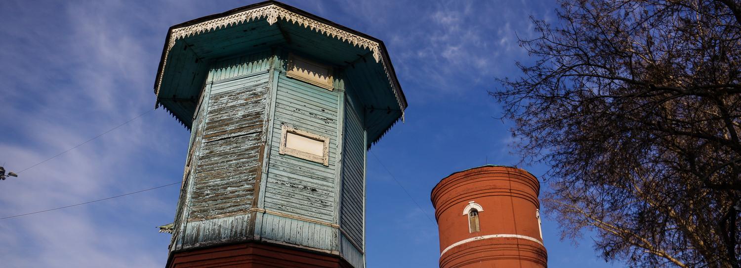 Близнецы и загадочная готика: обзор водонапорных башен Новосибирска