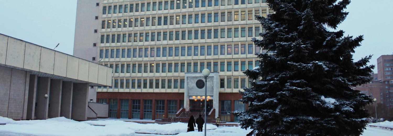 Ночную парковку у здания Заксобрания запретят со 2 марта