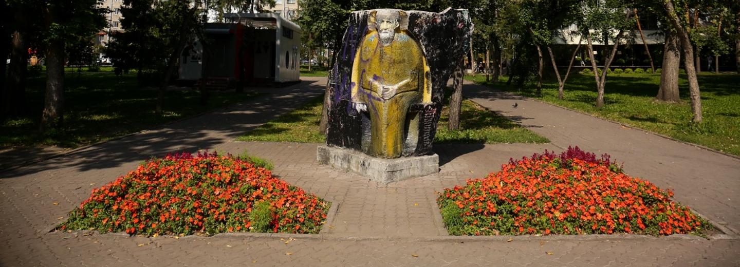 Каменные арт-объекты из Первомайского сквера станут экспонатами музеона