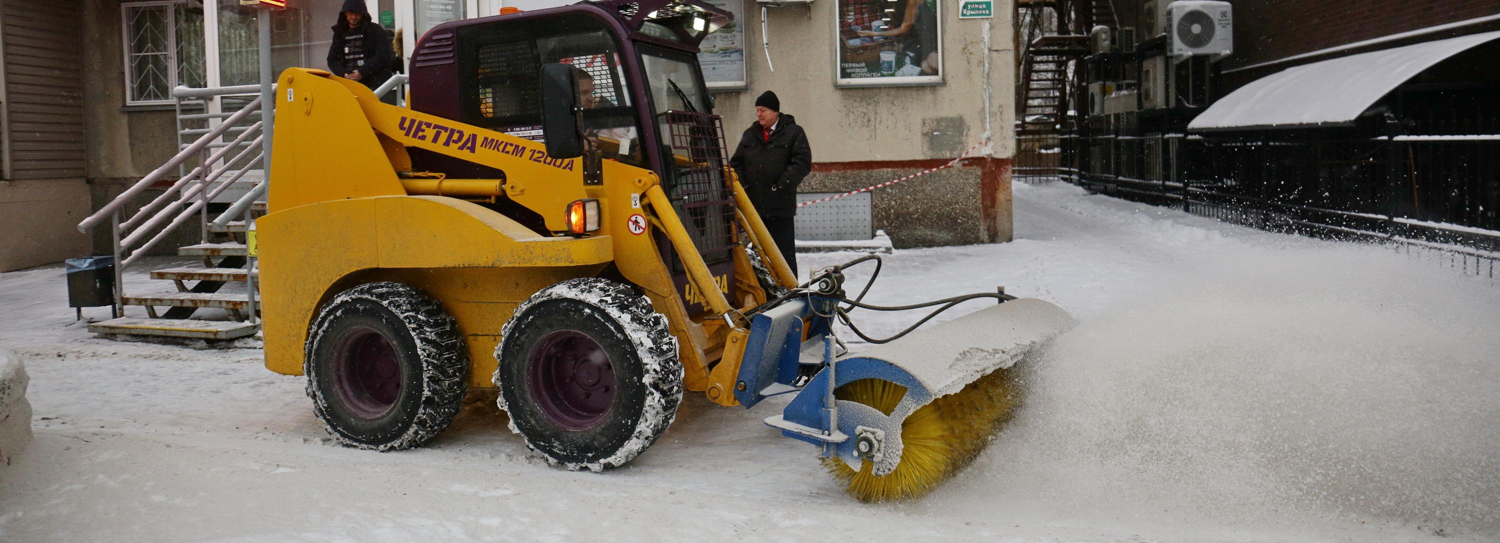 Новые машины для уборки «три в одном» вывели на улицы Новосибирска