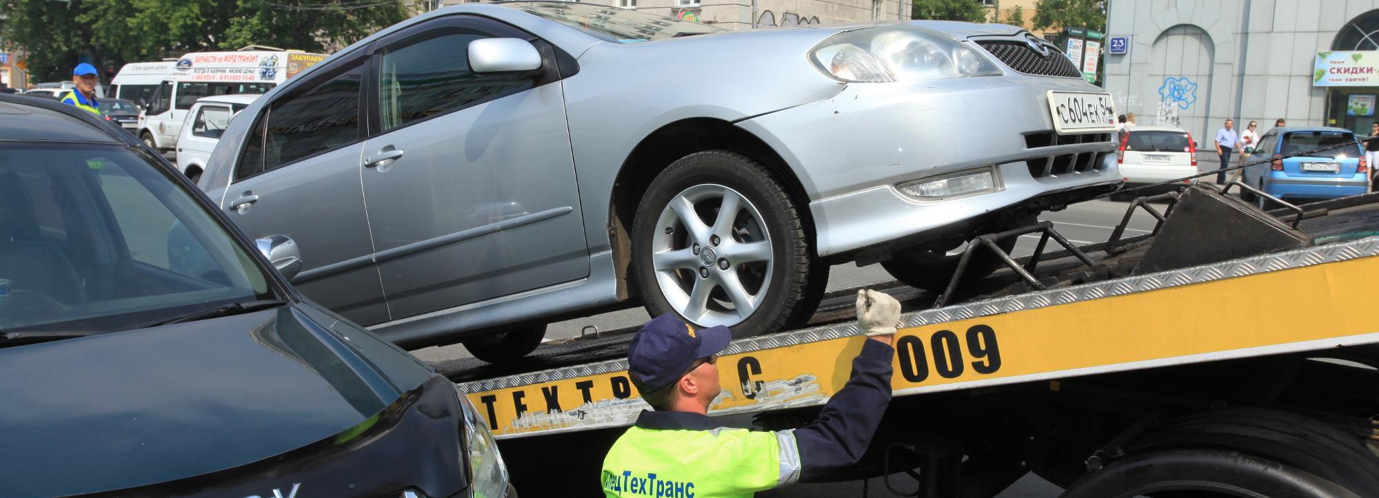 На улице Пархоменко запретят оставлять машины по ночам
