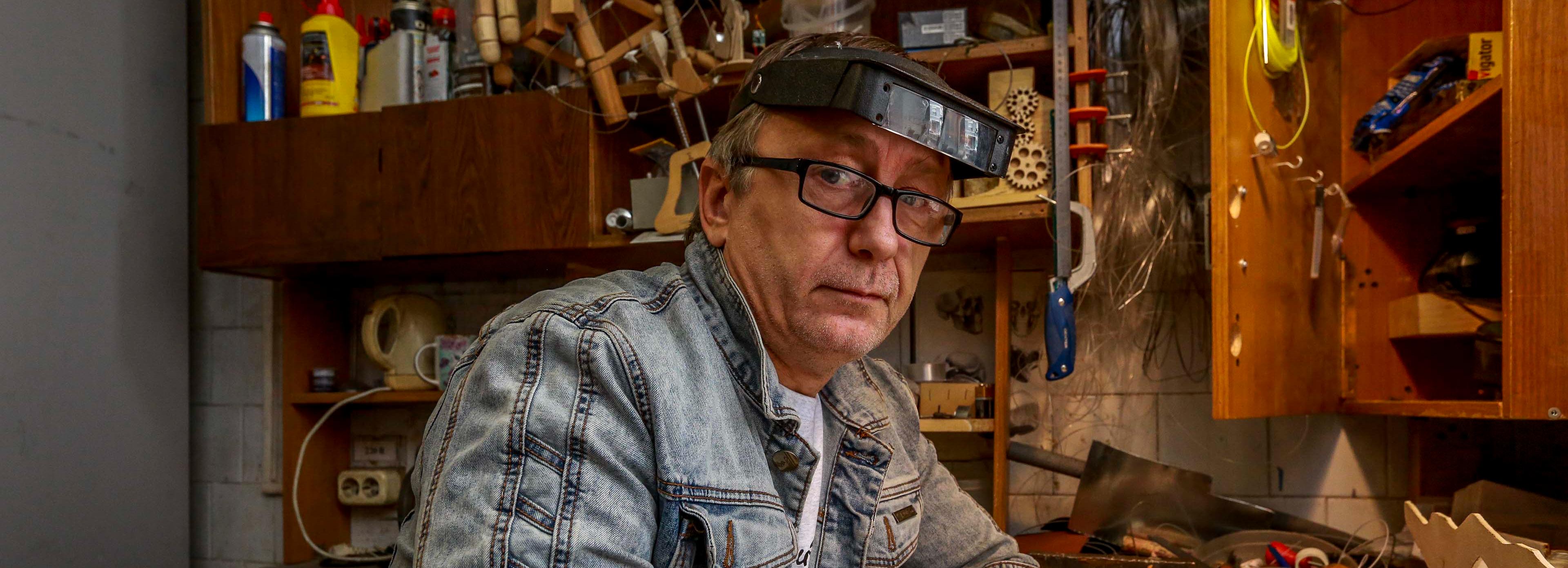 Аниматроник и все-все-все: как новосибирский кукольник сделал полуробота