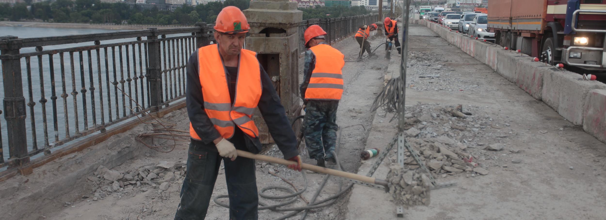 Чугунные перила Октябрьского моста восстановят в первозданном виде