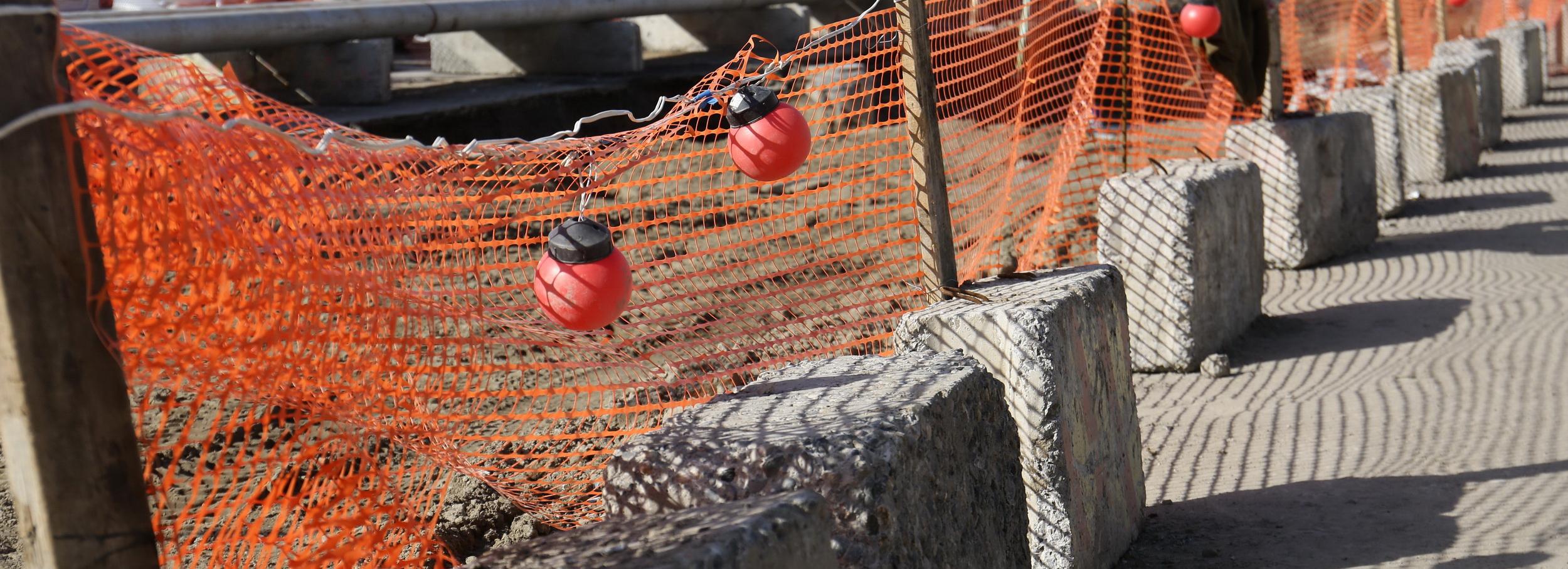 Улицу-дублёр Петухова перекрыли до 15 июня из-за ремонта теплотрассы