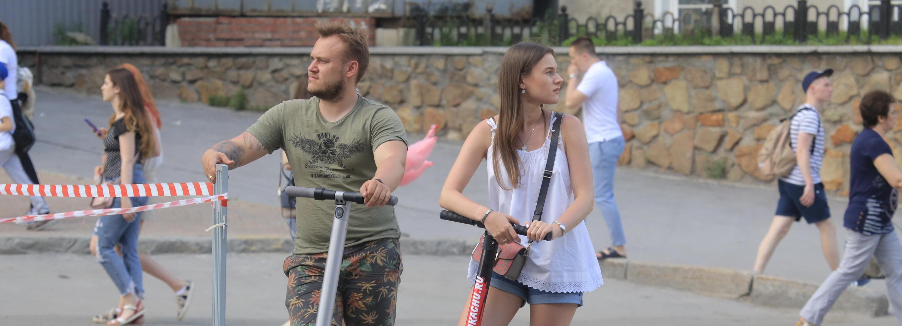 Новосибирцам напомнили правила безопасной езды на самокатах