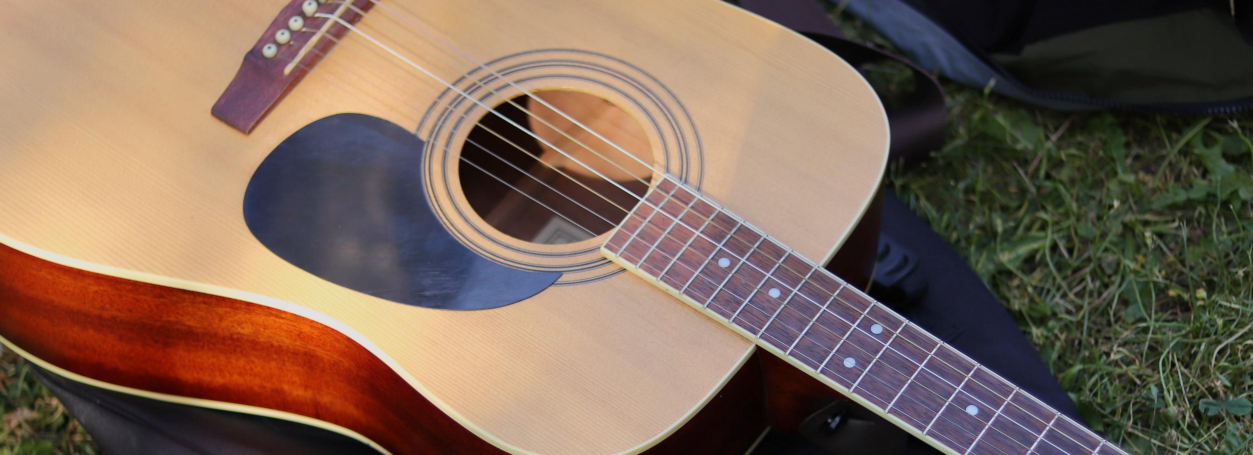 Музыка улиц: кто играет для прохожих в Новосибирске