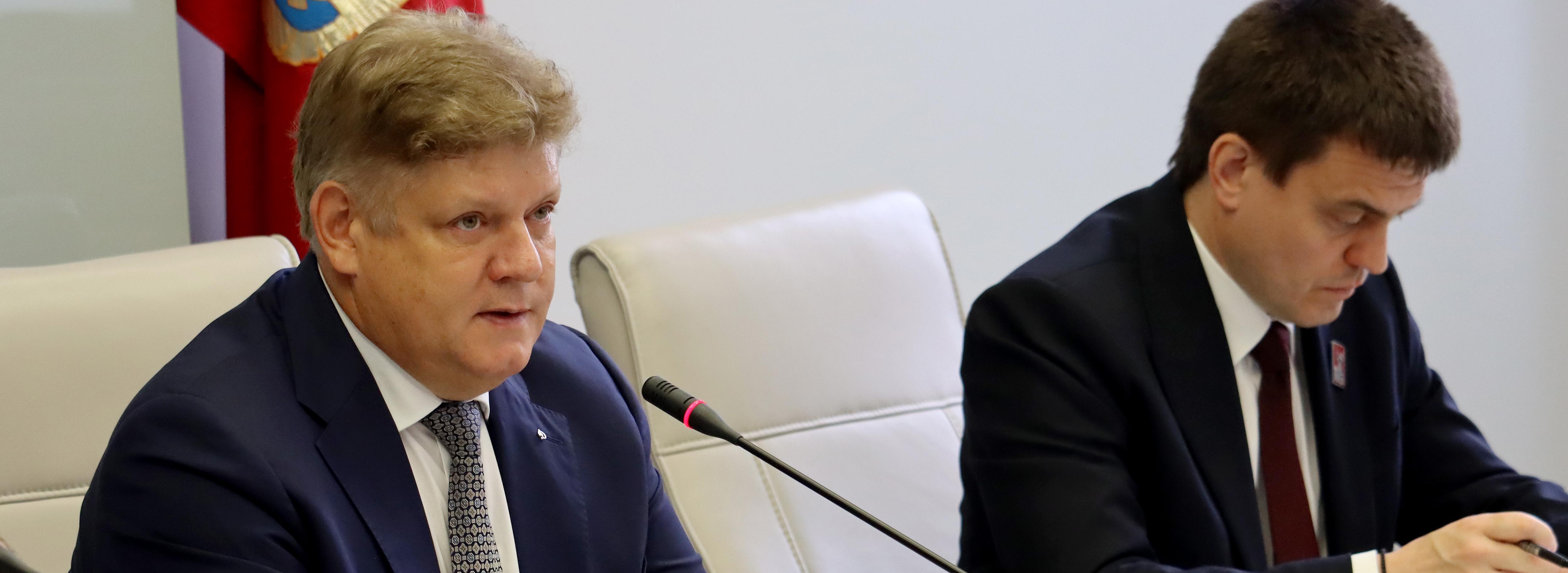 Укреплять единство многонациональной России призвал полпред Серышев