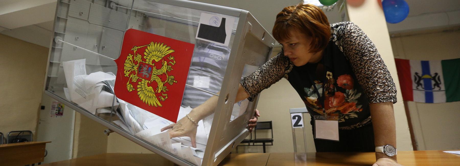 Новосибирцам разрешили голосовать на выборах с помощью смартфонов