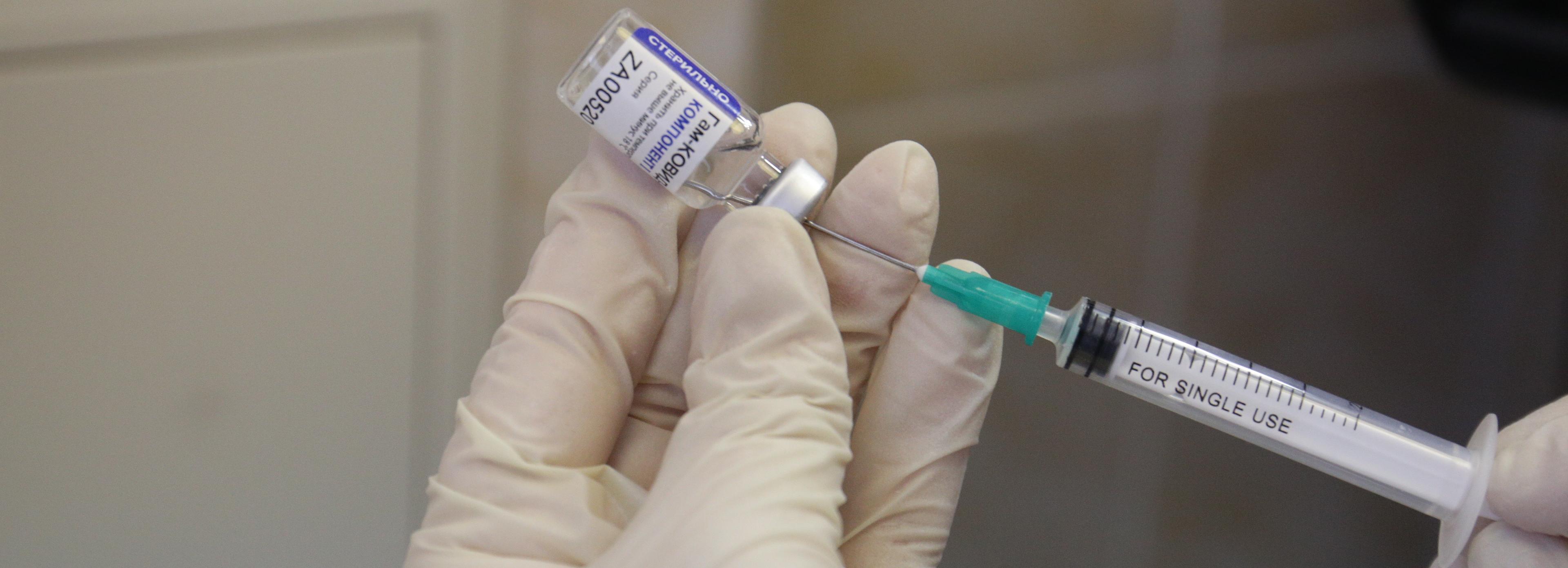 6700 новосибирских педагогов записались на прививку от коронавируса