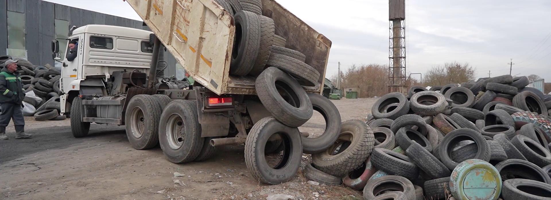 800 кубометров старых шин привезли новосибирцы на полигоны в субботник
