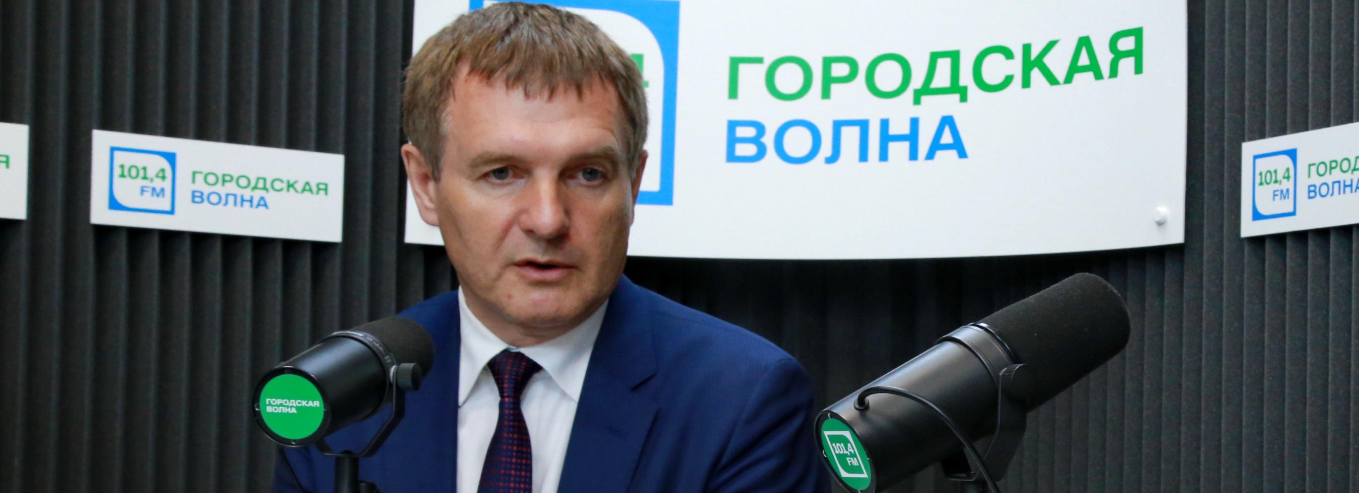 О новых остановках и банях слушайте в прямом эфире на Городской волне