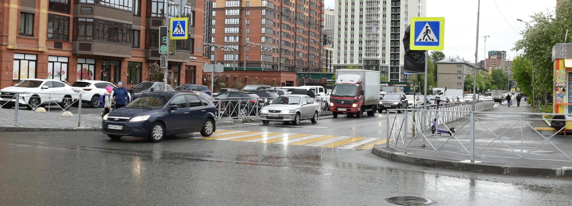 Собирающий автомобили на улице Дачной светофор отрегулируют