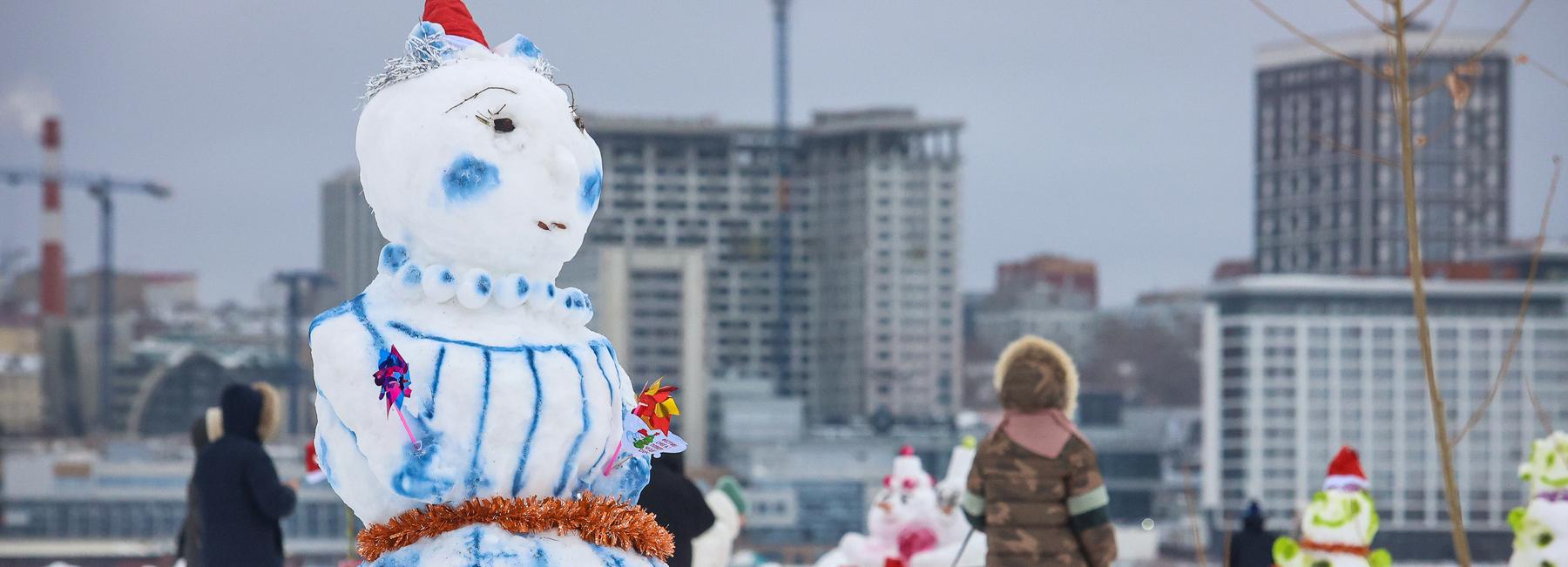 Как в Новосибирске отметили День рождения Снежной Бабы: смотрим фотоотчёт