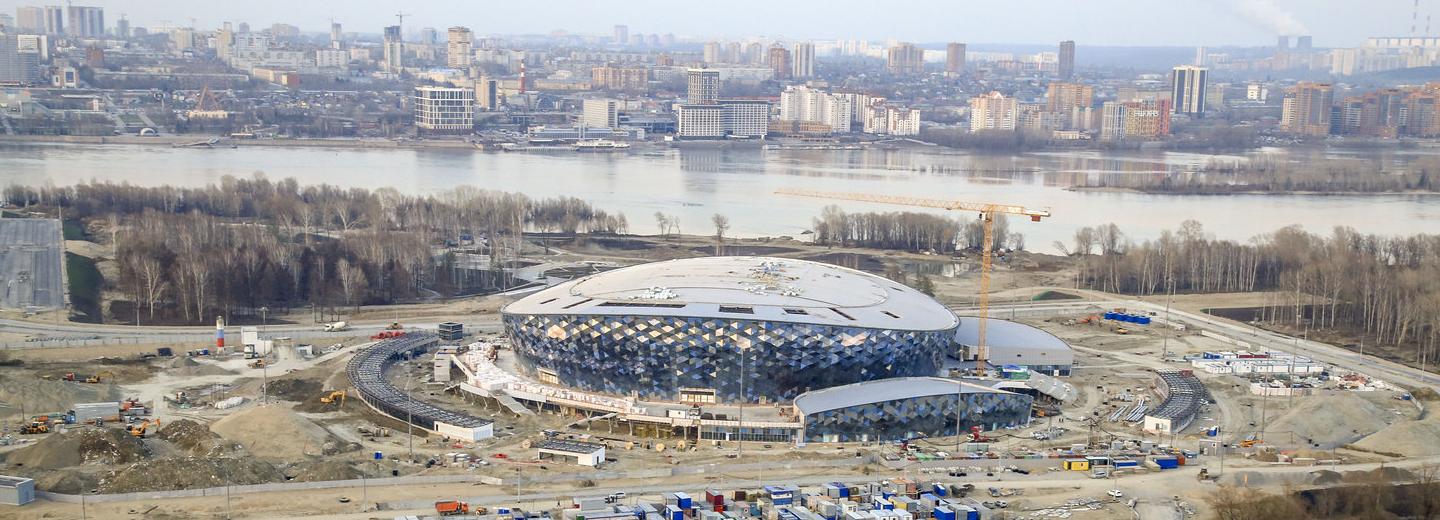 Главное ледовое поле смонтировали в новом ЛДС в Новосибирске