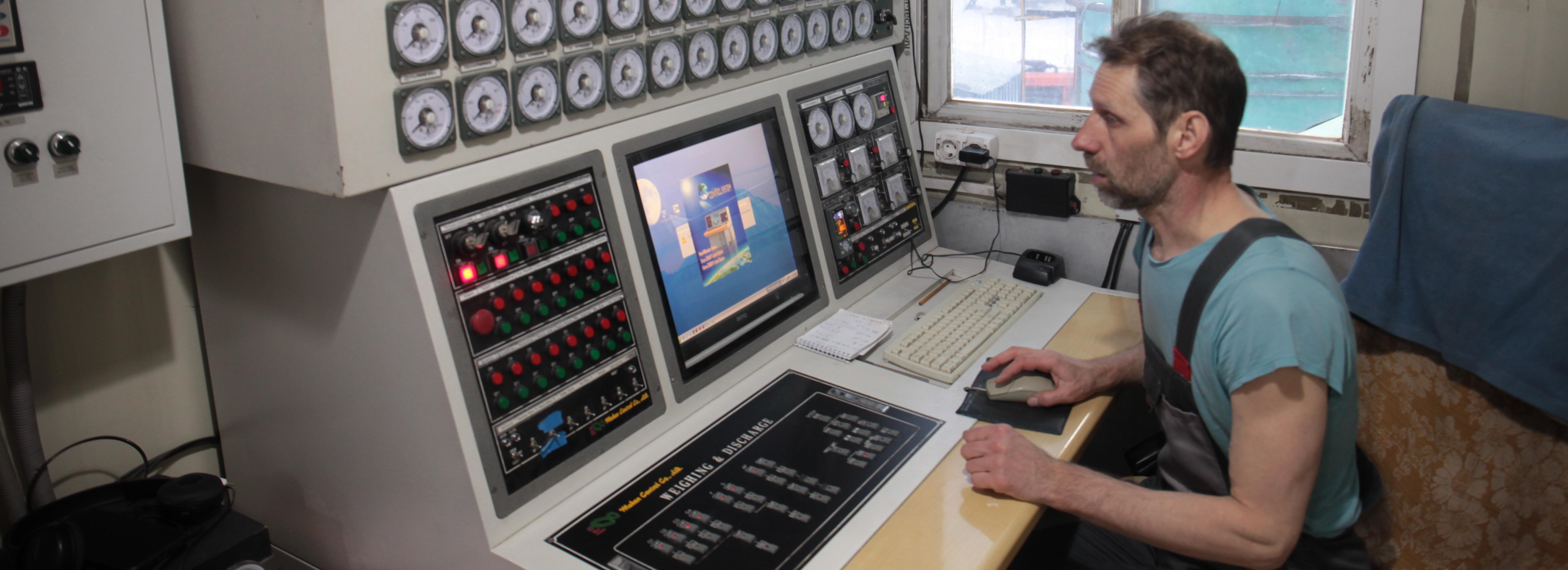 Асфальтобетонные заводы готовят к запуску в Новосибирске